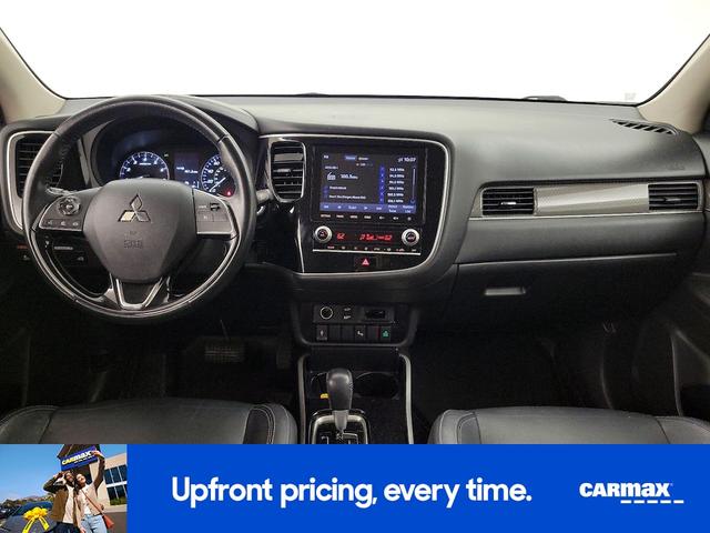 Photo of 2020 Gray Mitsubishi Outlander