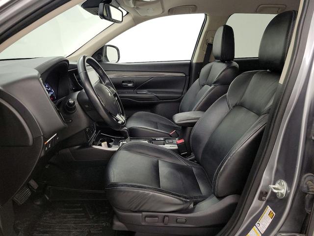 Photo of 2020 Gray Mitsubishi Outlander