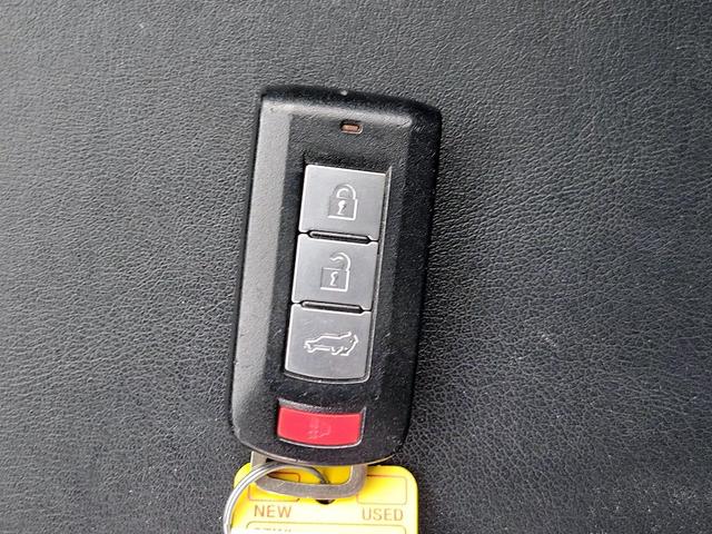 Photo of 2020 Gray Mitsubishi Outlander