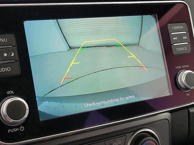 Photo of 2024 Gray Nissan Leaf