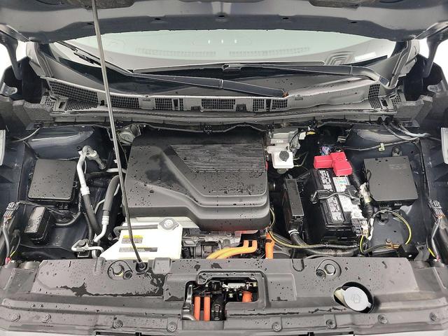 Photo of 2024 Gray Nissan Leaf