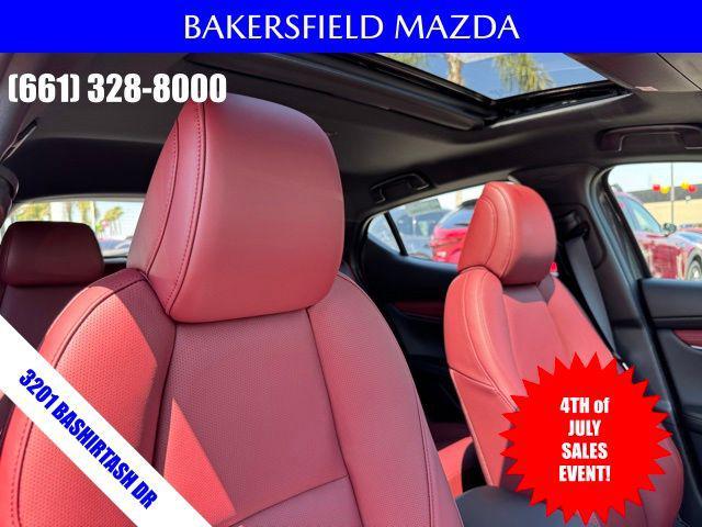 Photo of 2025 Machine Gray Metallic Mazda Mazda3