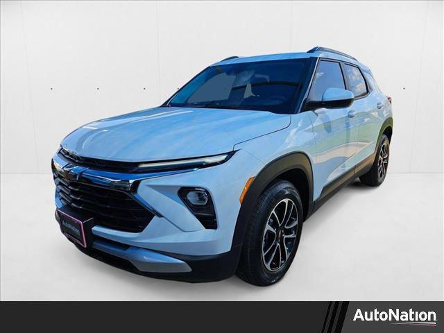 Photo of 2026 Summit White Chevrolet Trailblazer