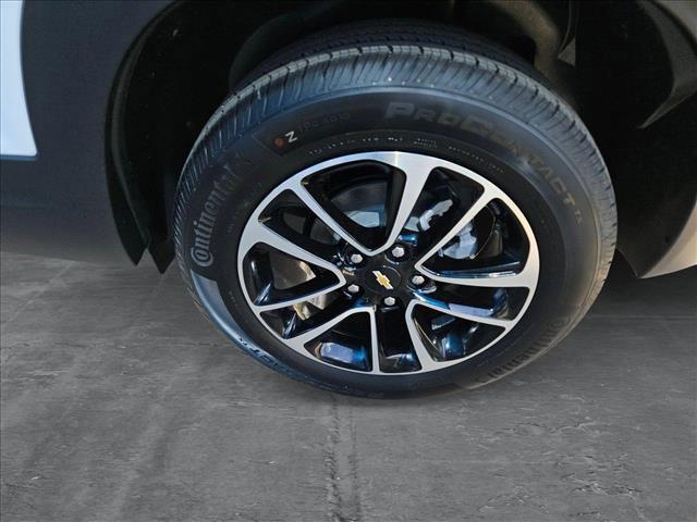 Photo of 2026 Summit White Chevrolet Trailblazer
