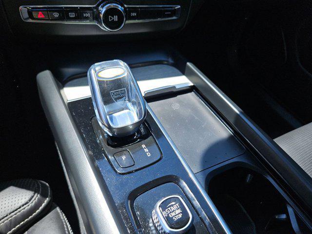 Photo of 2022 Thunder Grey Metallic Volvo XC60