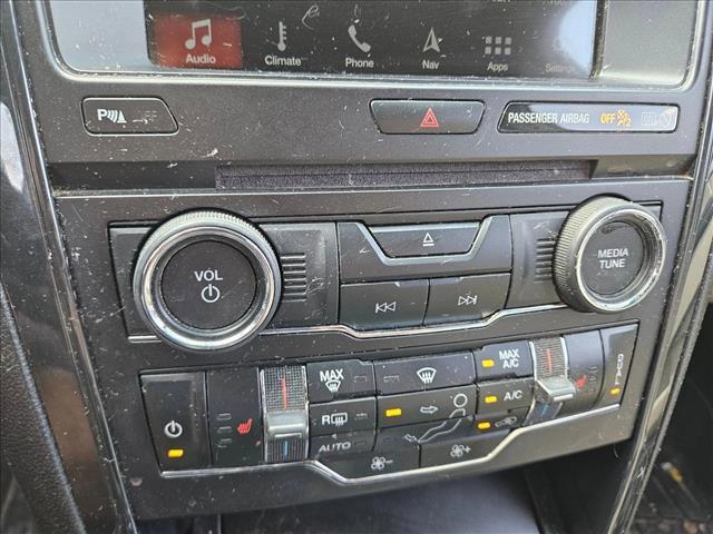 Photo of 2018 White Platinum Metal Ford Explorer
