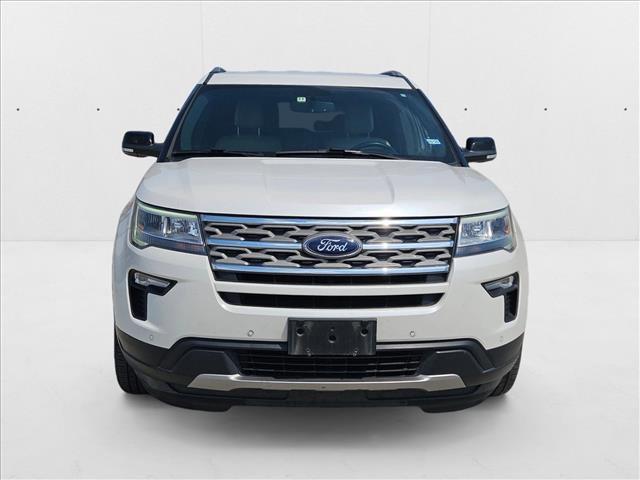 Photo of 2018 White Platinum Metal Ford Explorer