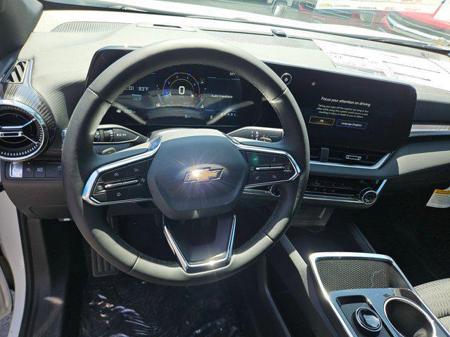 Photo of 2026 Summit White Chevrolet Equinox