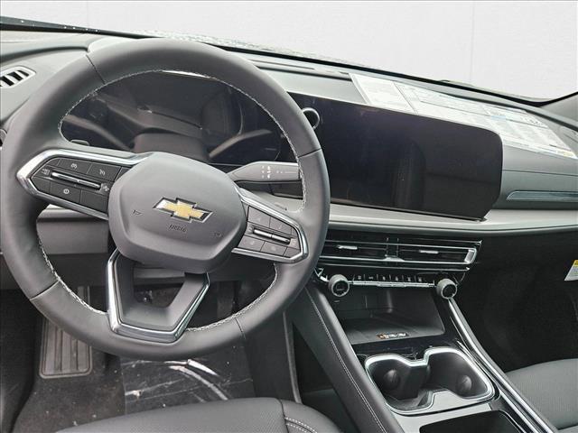 Photo of 2025 Mosaic Black Metallic Chevrolet Traverse