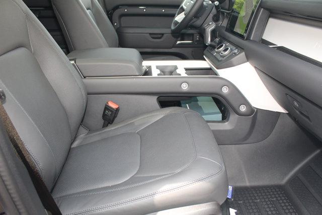 Photo of 2025 Santorini Black Metallic Land Rover Defender