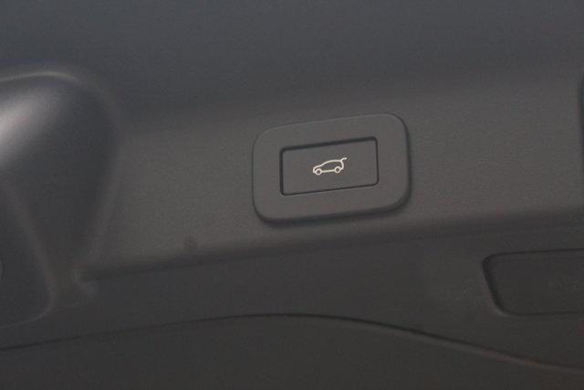 Photo of 2026 Fuji White Jaguar F-PACE
