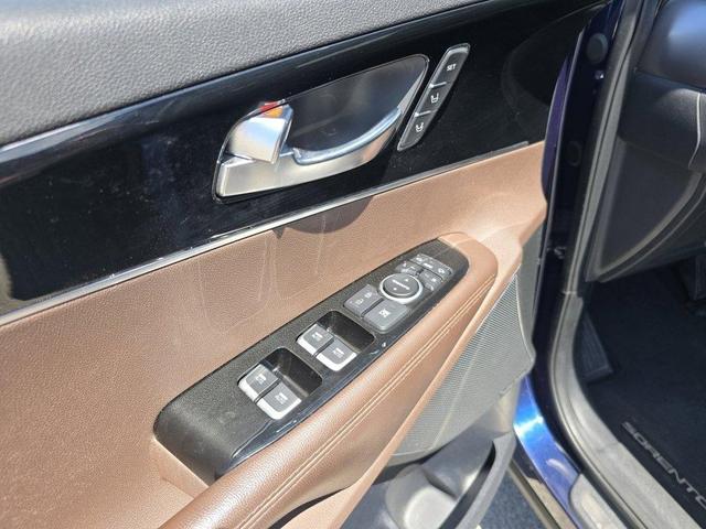 Photo of 2020 Imperial Blue Kia Sorento
