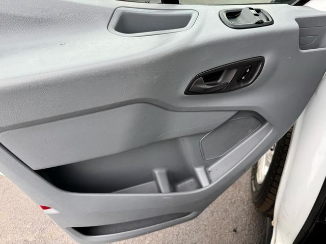 Photo of 2019 Oxford White Ford Transit-350