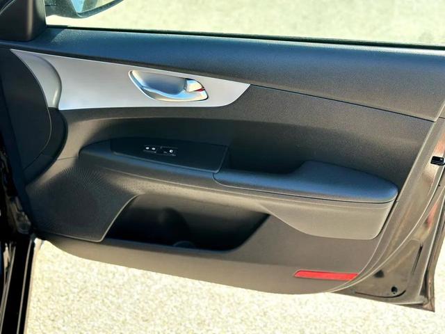 Photo of 2023 Aurora Black Kia Forte