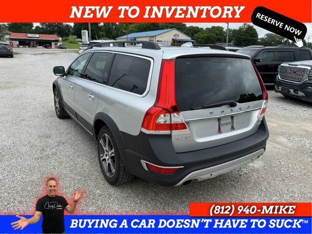 Photo of 2015 Bright Silver Metallic Volvo XC70
