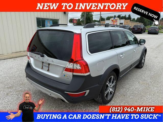Photo of 2015 Bright Silver Metallic Volvo XC70