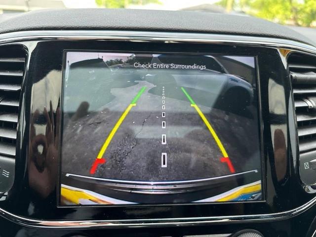 Photo of 2020 Diamond Black Crystal Pearlcoat Jeep Grand Cherokee