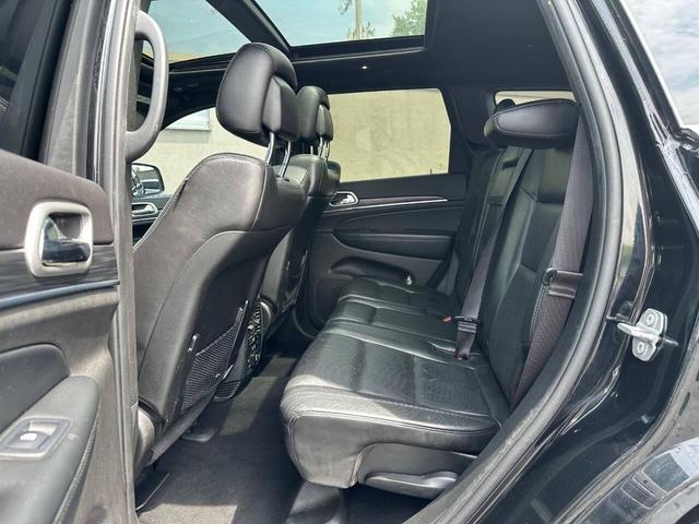 Photo of 2020 Diamond Black Crystal Pearlcoat Jeep Grand Cherokee