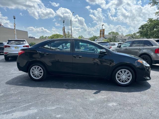 Photo of 2018 Black Sand Pearl Toyota Corolla