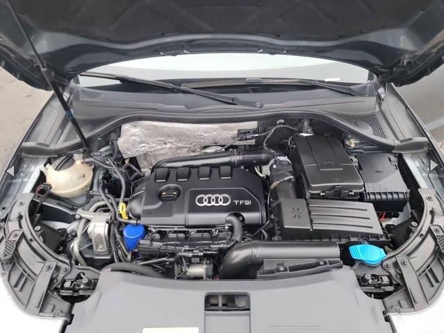 Photo of 2015 Monsoon Gray Metallic Audi Q3
