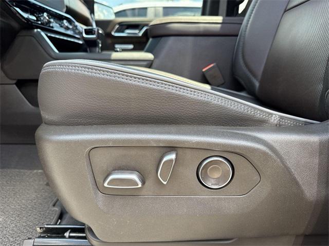 Photo of 2024 White Frost Tricoat GMC Sierra 1500