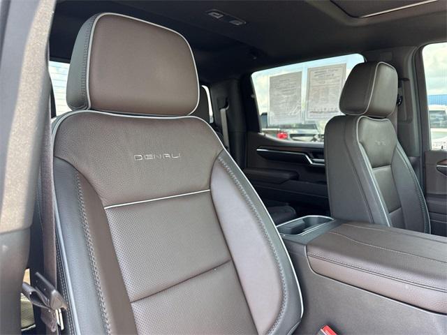 Photo of 2024 White Frost Tricoat GMC Sierra 1500