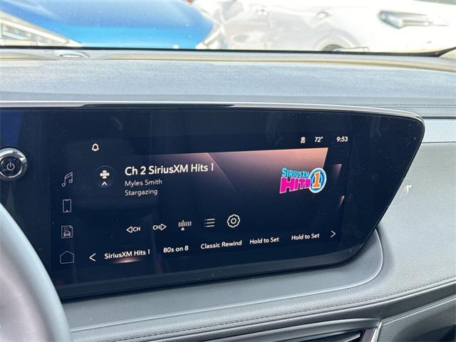 Photo of 2025 Summit White Buick Encore GX
