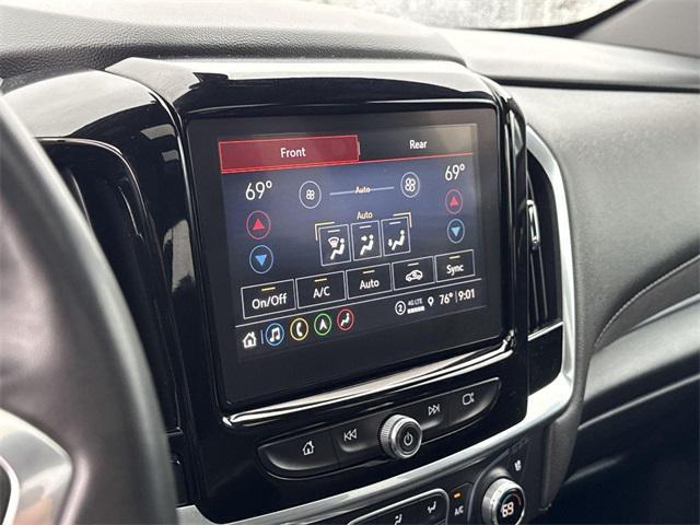 Photo of 2023 Mosaic Black Metallic Chevrolet Traverse
