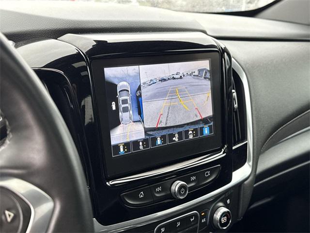 Photo of 2023 Mosaic Black Metallic Chevrolet Traverse