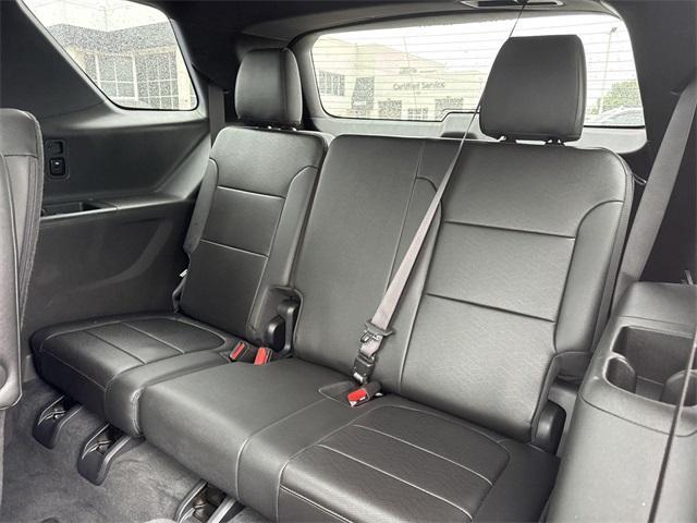 Photo of 2023 Mosaic Black Metallic Chevrolet Traverse