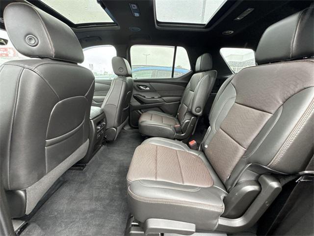 Photo of 2023 Mosaic Black Metallic Chevrolet Traverse