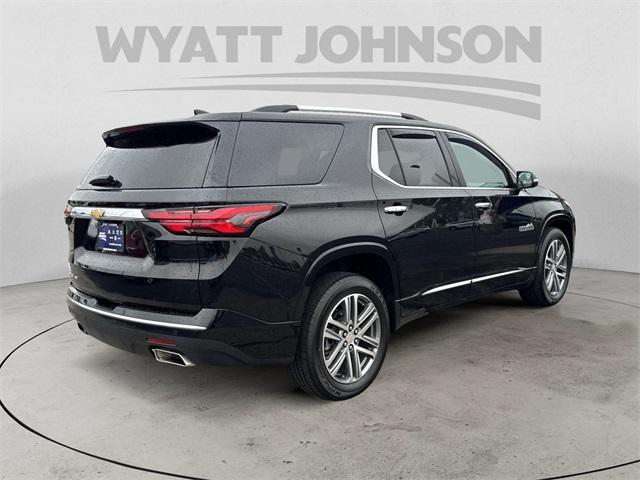 Photo of 2023 Mosaic Black Metallic Chevrolet Traverse