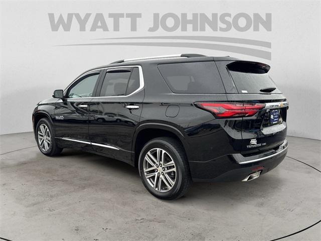Photo of 2023 Mosaic Black Metallic Chevrolet Traverse