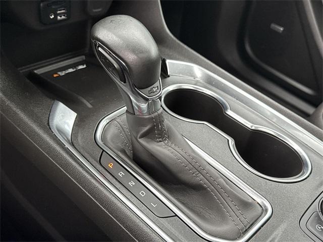 Photo of 2023 Mosaic Black Metallic Chevrolet Traverse
