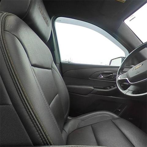 Photo of 2023 Mosaic Black Metallic Chevrolet Traverse