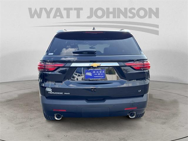 Photo of 2023 Mosaic Black Metallic Chevrolet Traverse