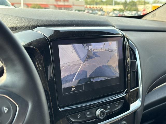 Photo of 2023 Mosaic Black Metallic Chevrolet Traverse