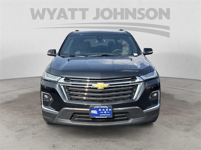 Photo of 2023 Mosaic Black Metallic Chevrolet Traverse