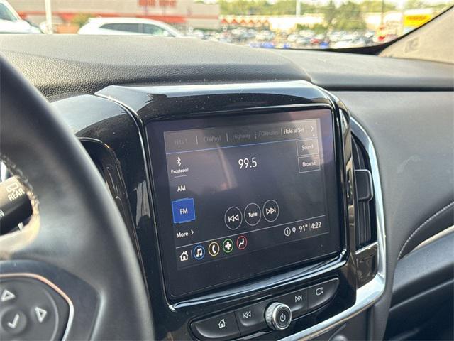 Photo of 2023 Mosaic Black Metallic Chevrolet Traverse