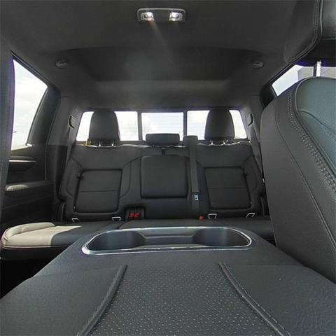 Photo of 2023 Summit White GMC Sierra 1500