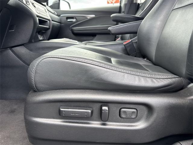 Photo of 2022 Crystal Black Pearl Honda Pilot