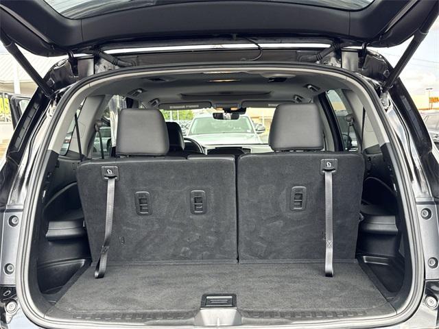 Photo of 2022 Crystal Black Pearl Honda Pilot
