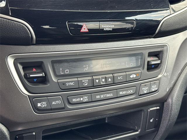 Photo of 2022 Crystal Black Pearl Honda Pilot
