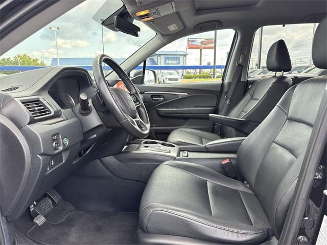 Photo of 2022 Crystal Black Pearl Honda Pilot