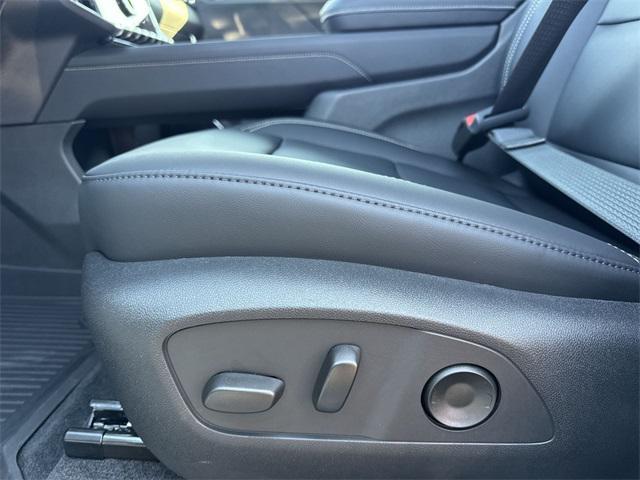 Photo of 2026 Summit White GMC Acadia