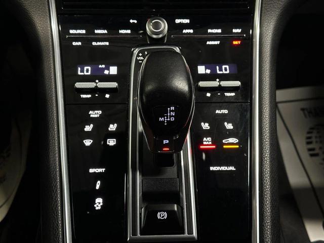 Photo of 2021 Black Porsche Panamera