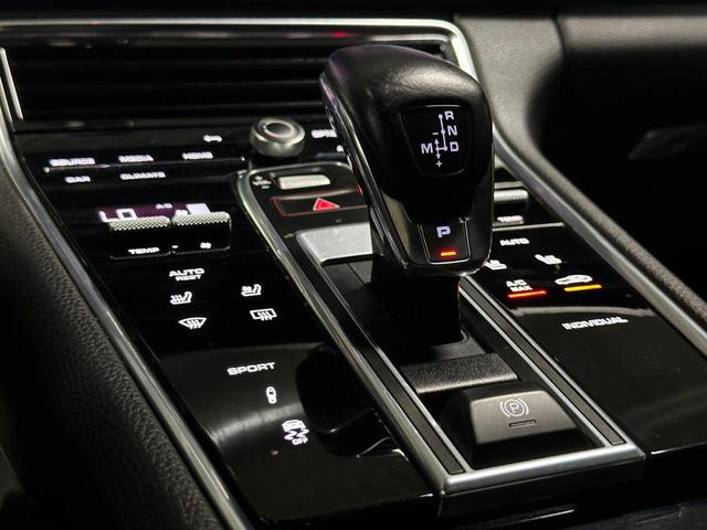 Photo of 2021 Black Porsche Panamera
