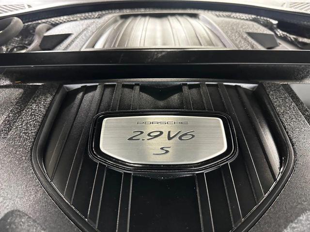 Photo of 2021 Black Porsche Panamera