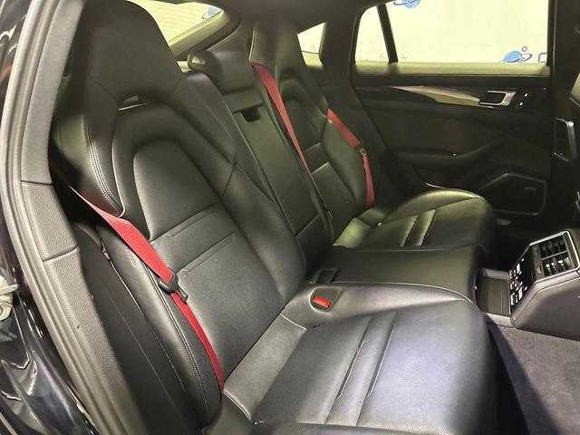 Photo of 2021 Black Porsche Panamera