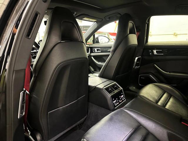 Photo of 2021 Black Porsche Panamera